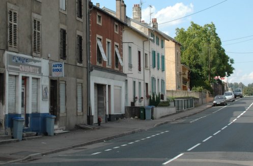 Avenue du Général de Gaulle (anciennement route de Marbache) en 2009 (photographie couleur : Jean-Luc Gouret)